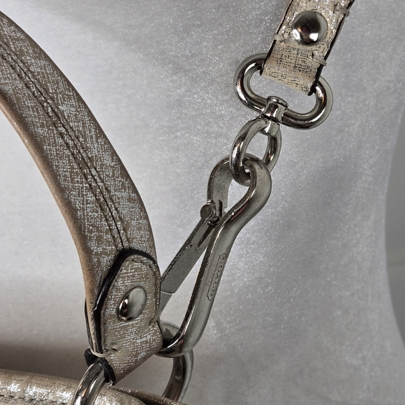 Coach Madison metallic silver beige hippie hobo/shoulder tote bag thatch design - Picture 8 of 17